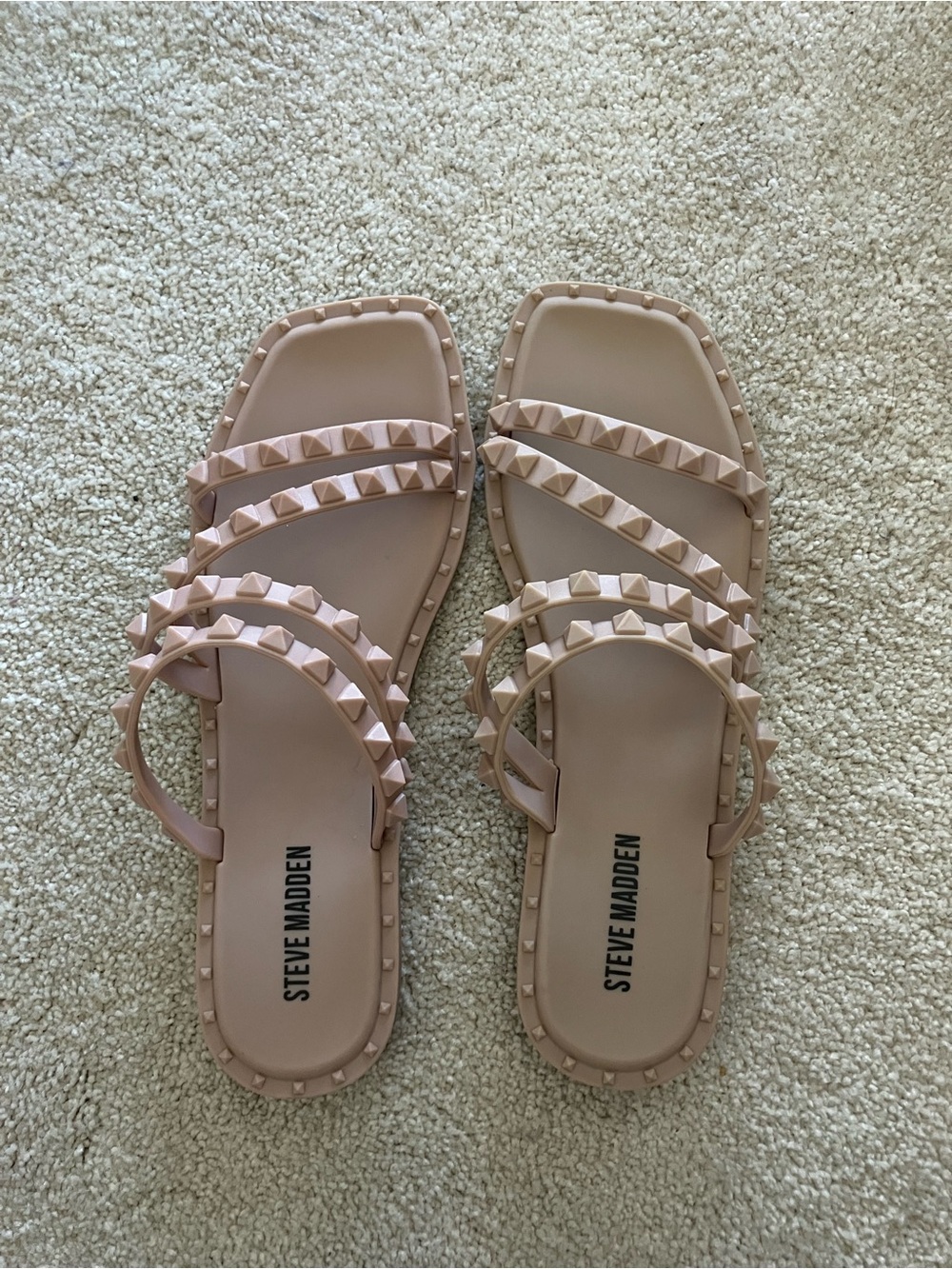 Cute blush color Steve Madden Slip On Studded Slide Sandals like new